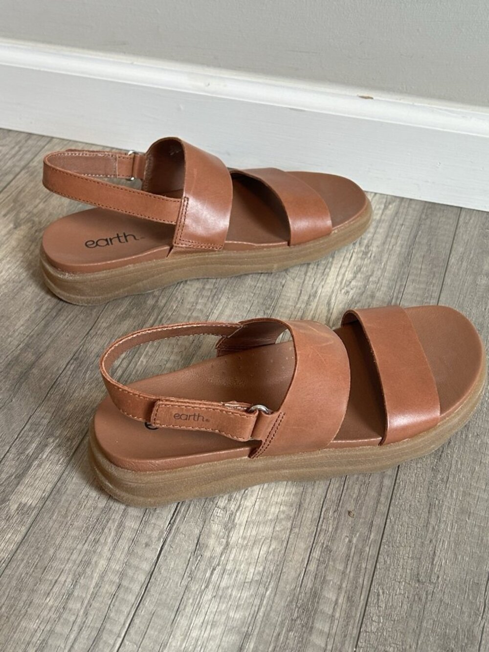 Earth Women's Leah Round Toe Strappy Casual Flat Sandals Brown 210 8M - Picture 5 of 16